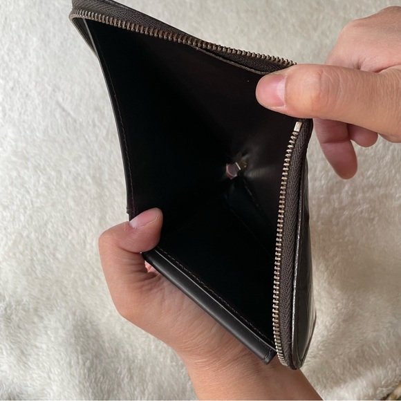 SOLD- Louis Vuitton Zippy Compact - Picture 10 of 12